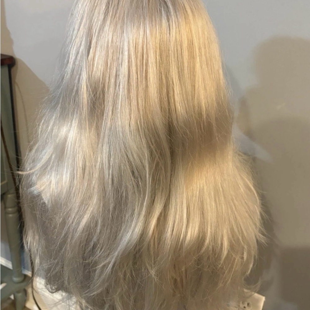 TWC Beautiful Choice wig Snow Mist platinum blonde K609 long layers